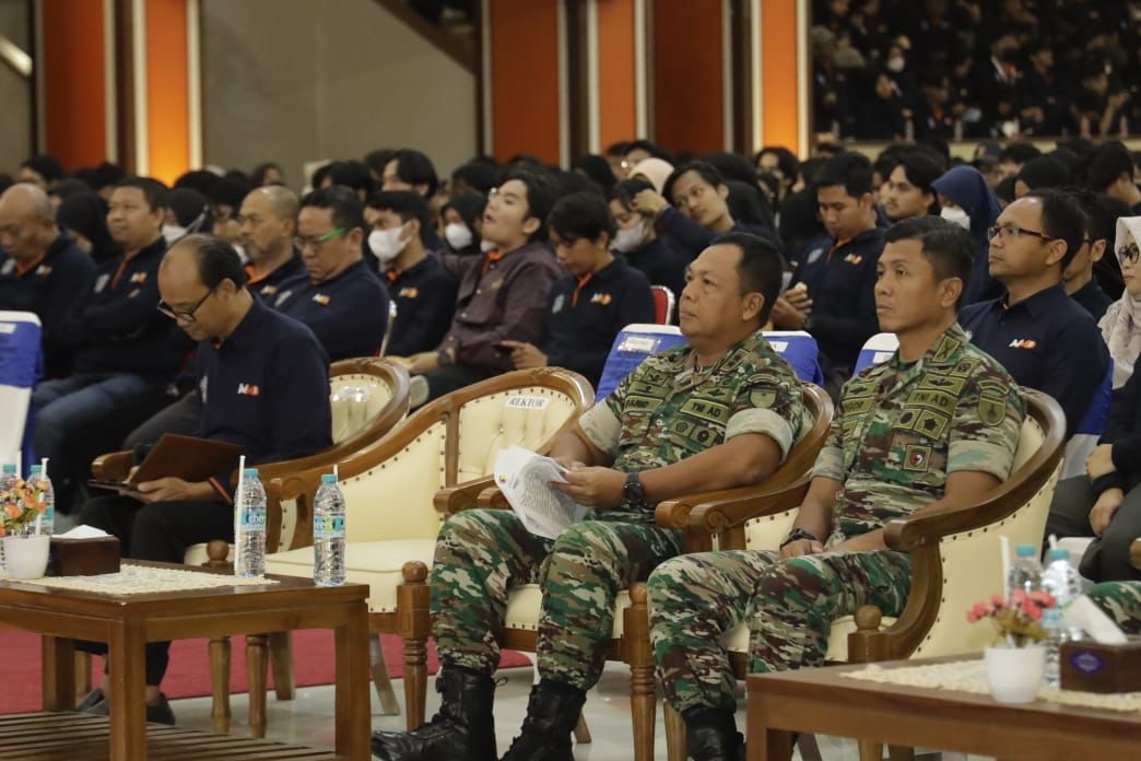 Babinsas Receive New Order From The Commander Of The Brawijaya Military