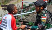 Playground Merah Putih, Cara Efektif Prajurit Tri Dharma Tanamkan Wawasan Kebangsaan pada Anak-anak. (Foto Pen Yonif PR 330/TD untuk IDNtribune.com)