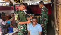 Koteka Barbershop, Sensasi Layanan Potong Rambut Gratis di Ketinggian 2200 mdpl. (Foto: Pen Yonif PR 330/TD untuk IDNtribune.com)