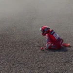 Pembalam MotoGP Ducati Lenovo, Marc Marquez saat crash di sirkuit Mandalika