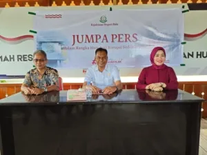 Kepala Kejaksaan Negeri Palu, Mohamad Rohmadi, S.H., M.H. Didampingi Kasi Pidsus Junaedi, S.H., MH., dan Kasi Pidum Inti Astuti, S.H., MH